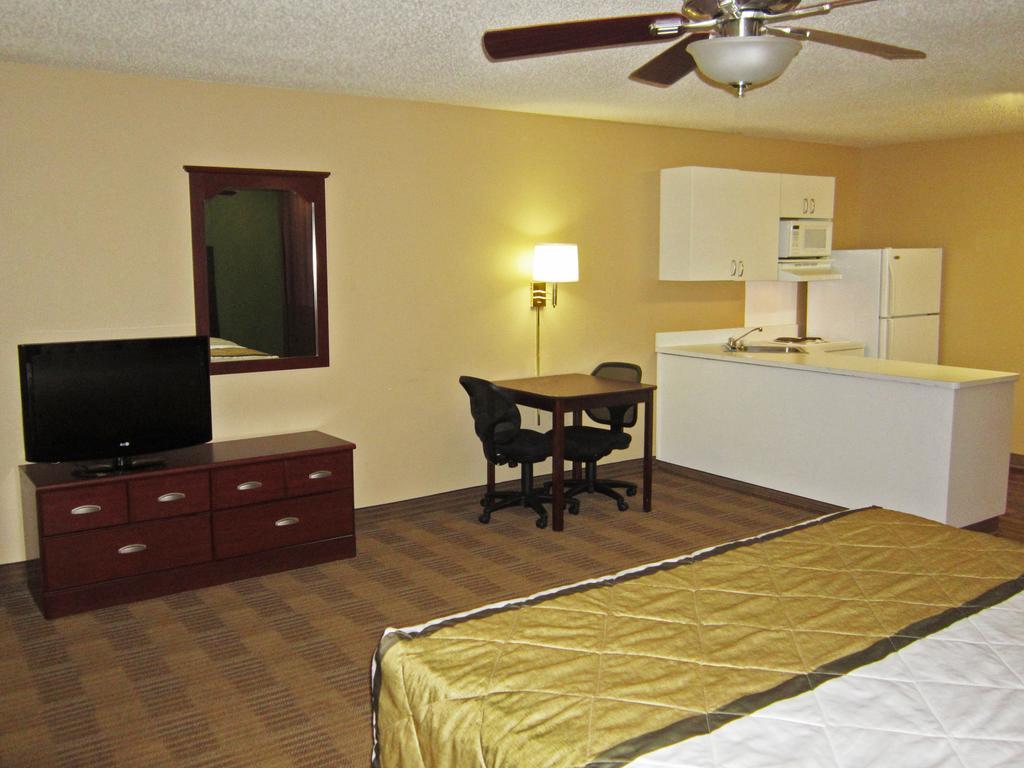 Extended Stay America Suites - Milwaukee - Waukesha Zewnętrze zdjęcie